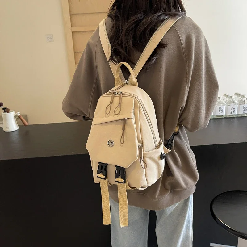 Mochilas de nylon de costas macias para mulheres, bolso interior com zíper, bolsas casuais macias, grande capacidade, monocromáticas, alta qualidade, 2024