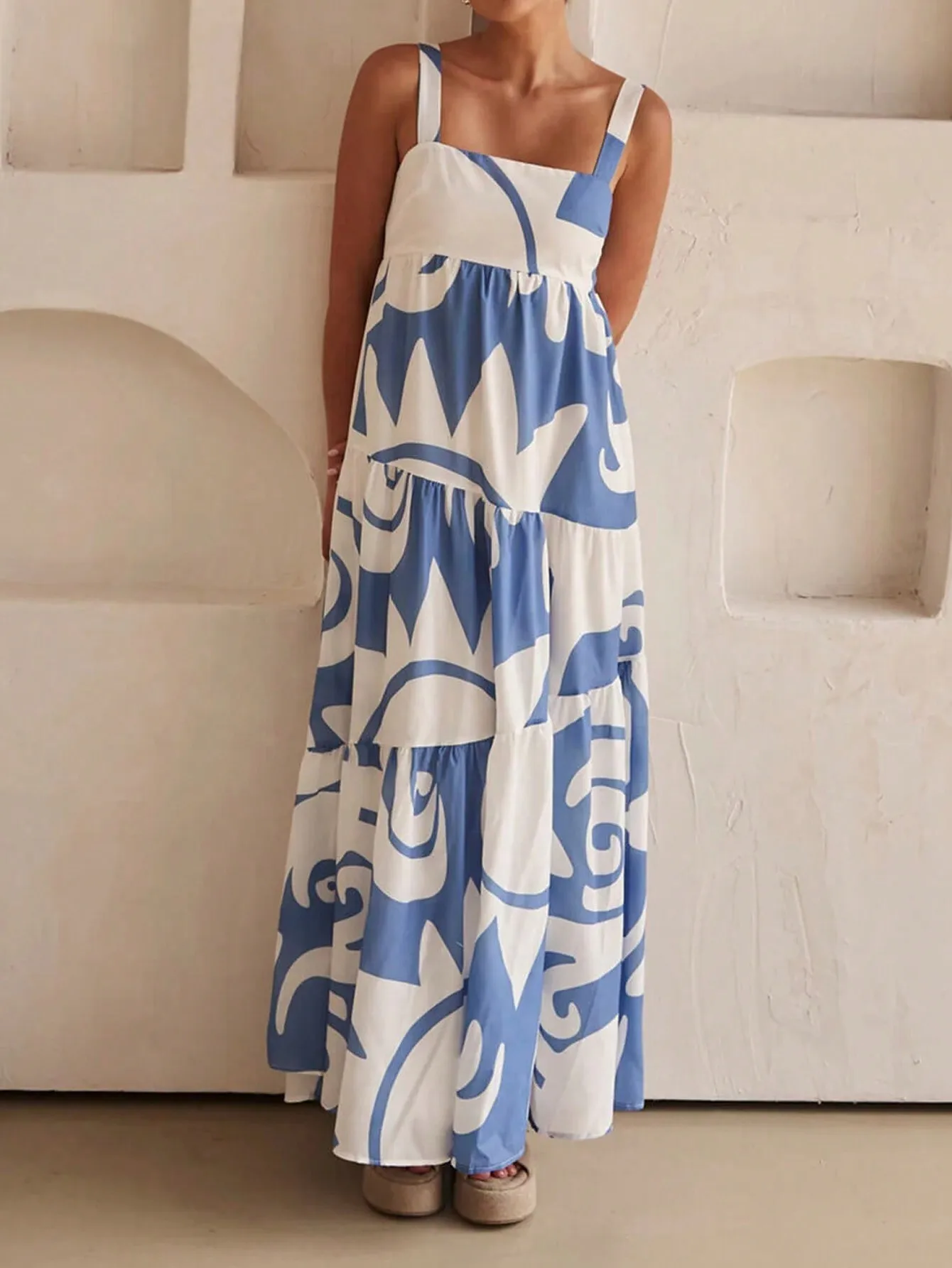

Blue and White Abstract Print Flowy Maxi Dress with Square Neck and Tiered Skirt for Casual Vacation