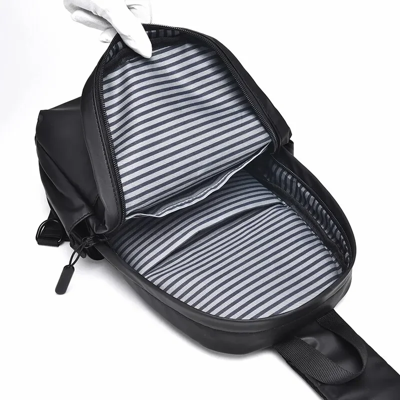New Men's Chest Bag, Casual and Fashionable Single-shoulder Bag, Lightweight, Water-resistant and Multi-functional Crossbody Bag