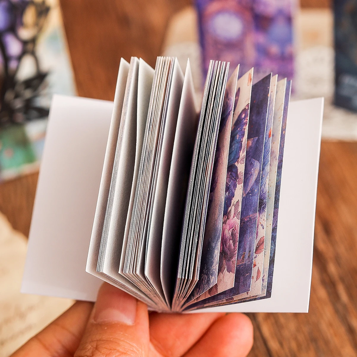 50 vellen per boek met prachtige illustratiematerialen, verschillende themapatronen, DIY plakboekplanner decoratiebenodigdheden