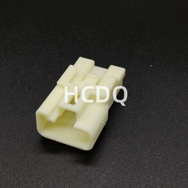 

10 PCS Original and genuine 7282-1044 automobile connector plug housing supplied from stock