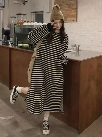 스트라이프 원피스 루즈핏 캐주얼 스타일 봄가을 여성용 스커트 플레어 롱 스커트 스트라이프 루즈핏 여성용 오프숄더 슬림핏 커버핏 캐주얼 스타일 봄가을 원피스 드레스