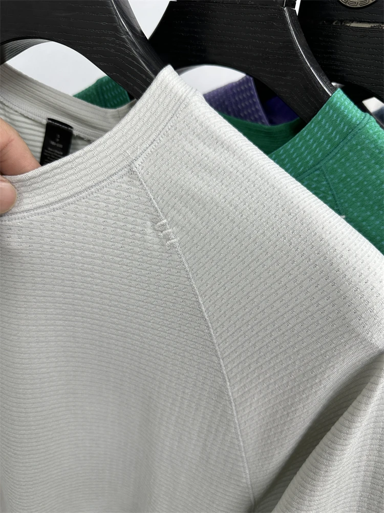 

Faionable Sports на открытом воздухе ort Sve Футболка Qui Dry Moisture ng Sun Protection Мужская высокоэластичная цветная круглая...