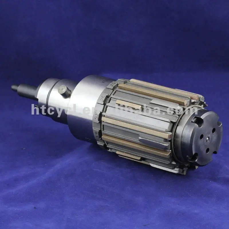 

Инструмент для хонингования головки и хонинговального цилиндра