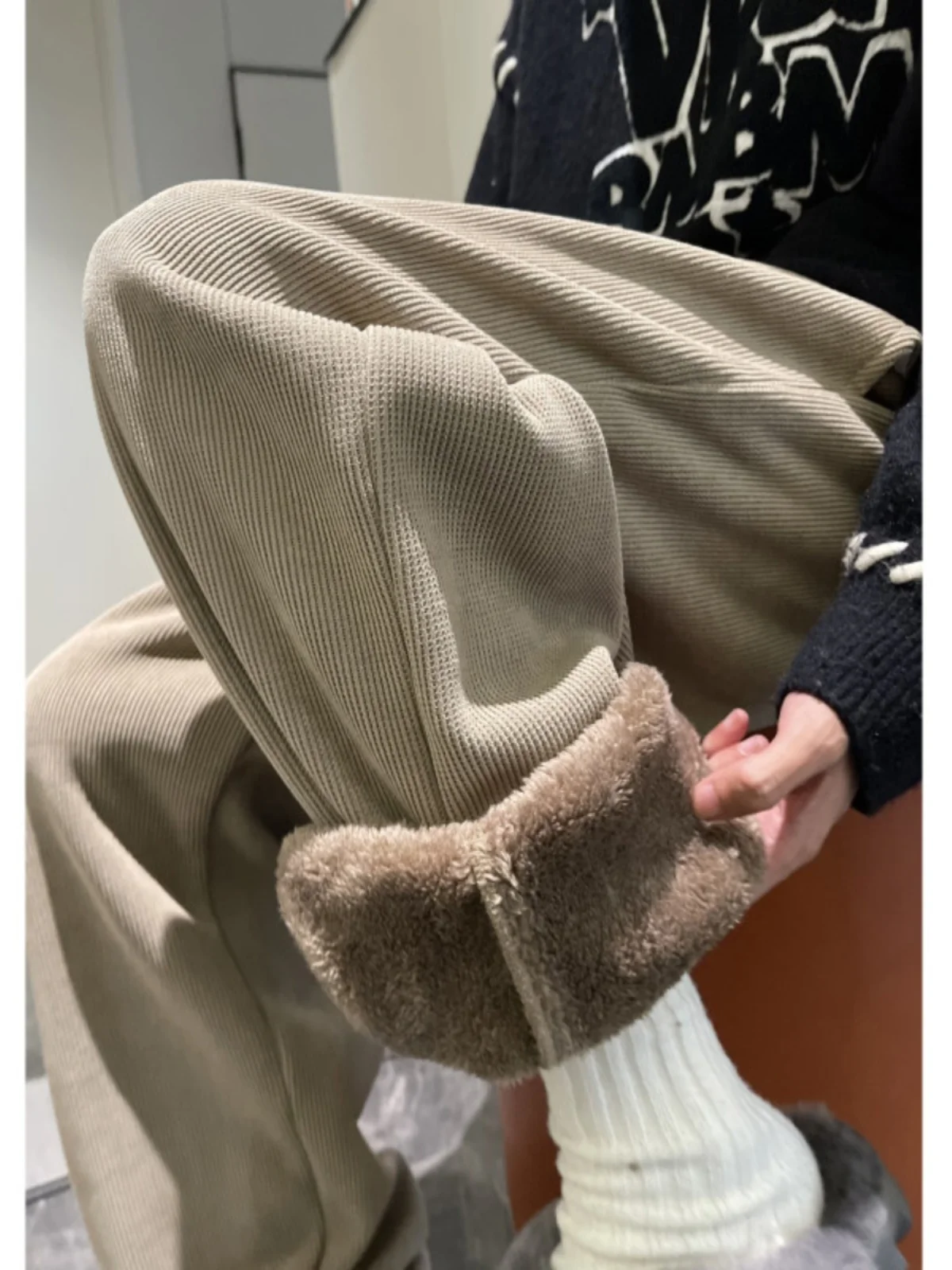 

Lamb Velvet Men's Winter Thiened Warm Cotton Pants Corduroy Casual Sweatpants Loose Fit Low Waist Long Trousers