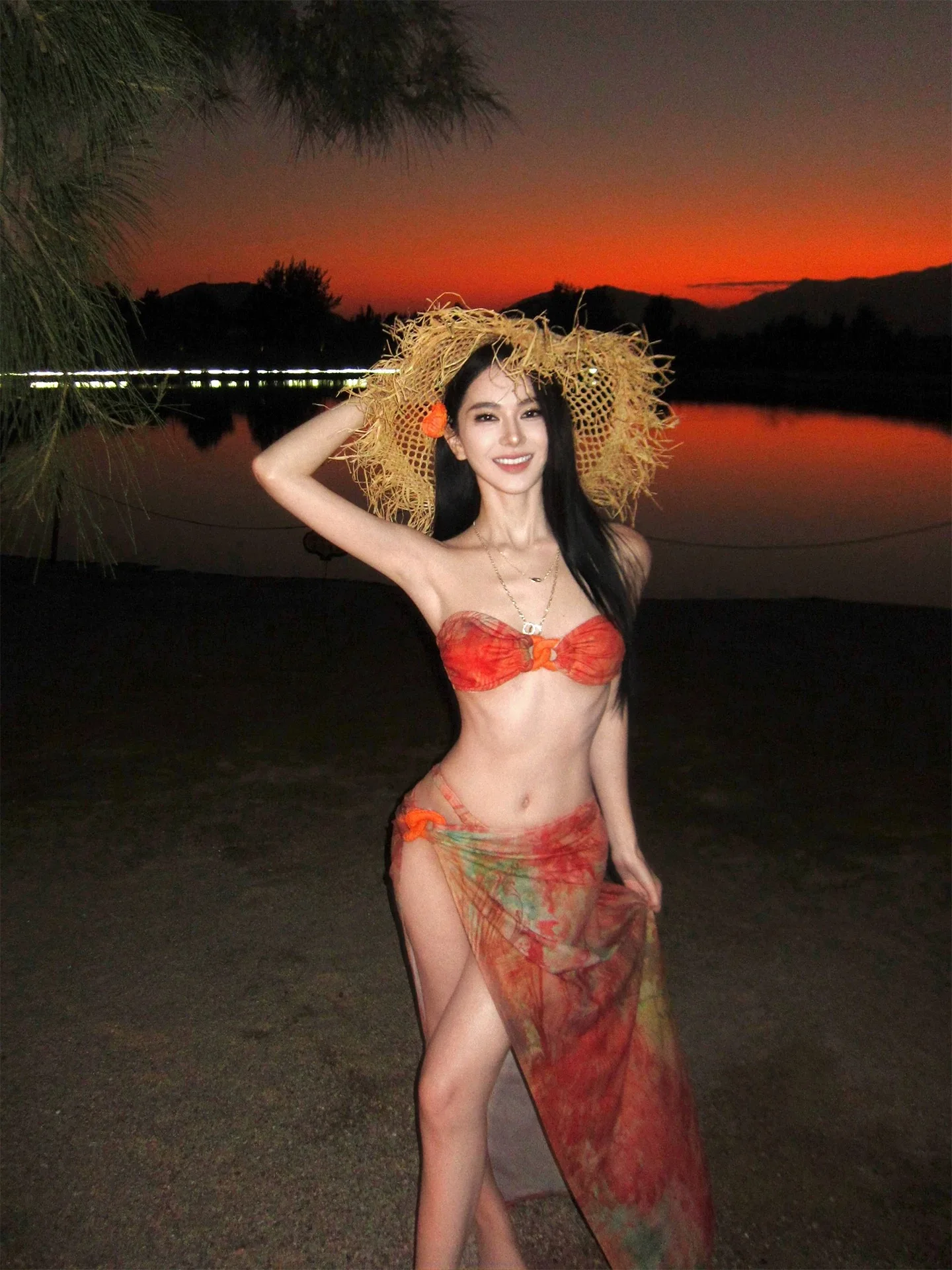 

Сексуальный оранжевый купальник-бикини для женщин, раздельный, красивый, без бретелек, для термальных источников, для небольшой груди