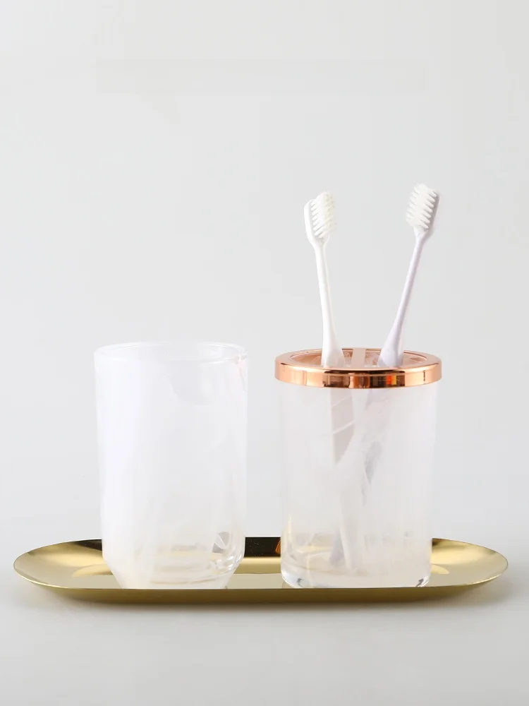 

KULE HOME Набор роскошных стеклянных стаканов для зубных щеток: эстетичные стаканы для пары для ванной комнаты, инструменты для ухода за зубами