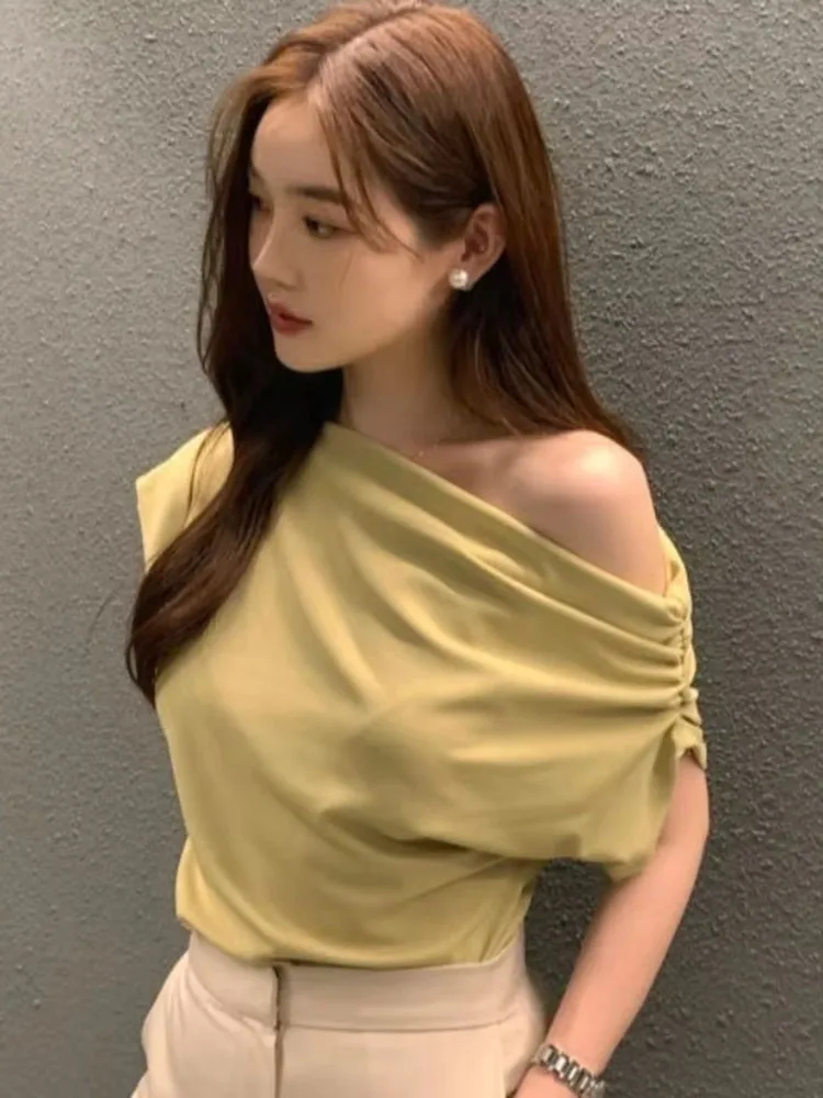 2026 Shirts For Women White Diagonal Collar Crop Tops Off Shoulder Short Sleeve Tshirt Lady Korean Wild Pleated T-shirts