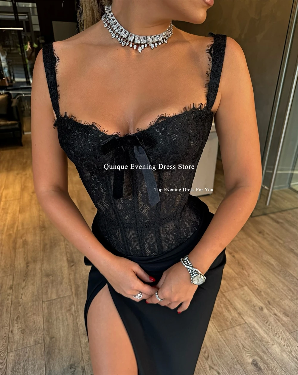Qunque Sexy Spaghettiträger Meerjungfrau Abendkleider Beinschlitz Spitze Schatz Ballkleider Schwarz Promi-Abschlussballkleider Maßgeschneidert