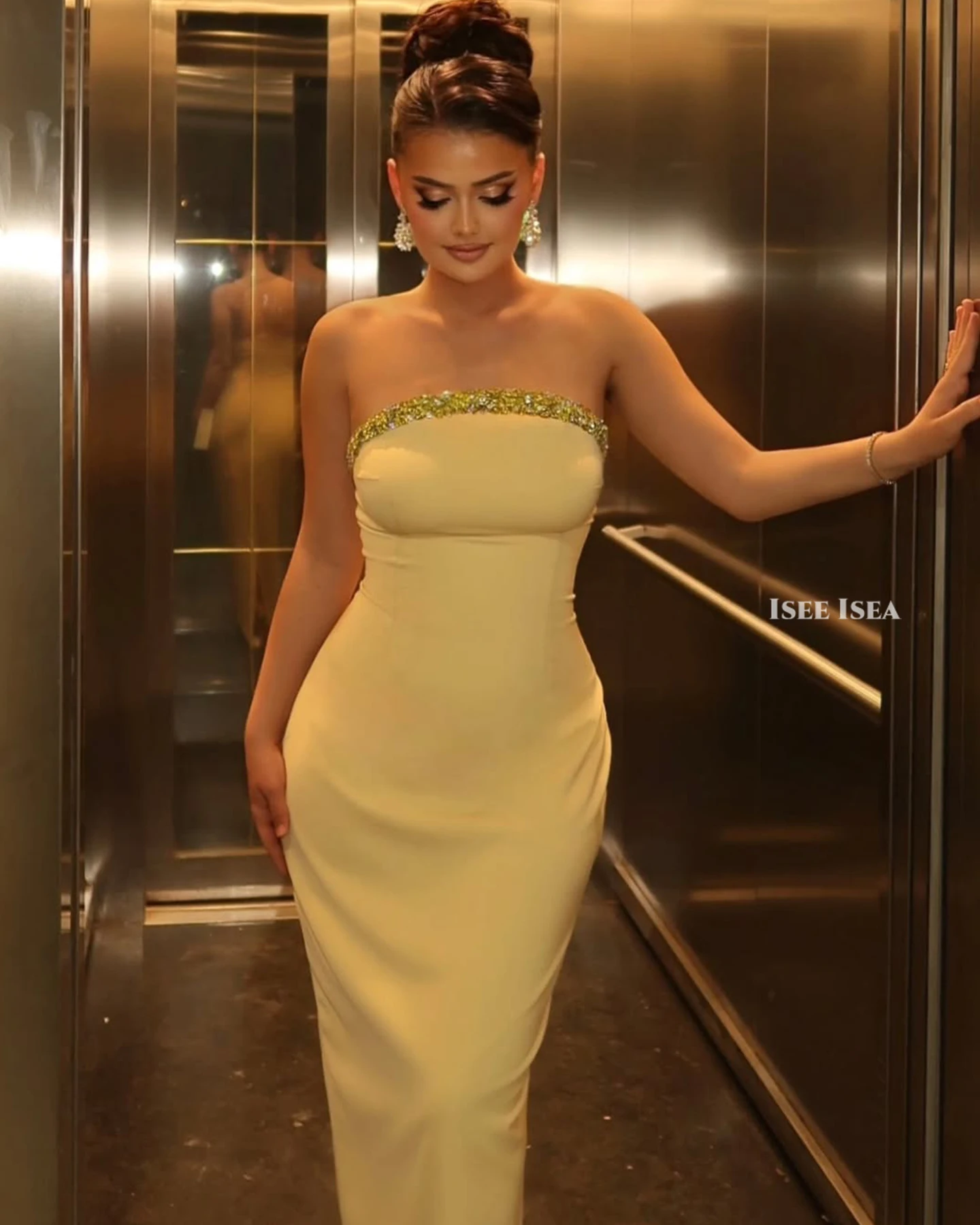 옐로우 럭셔리 이브닝 드레스 라인스톤 디너 가운 스트랩리스 컬럼 웨딩 게스트 드레스 맞춤 제작