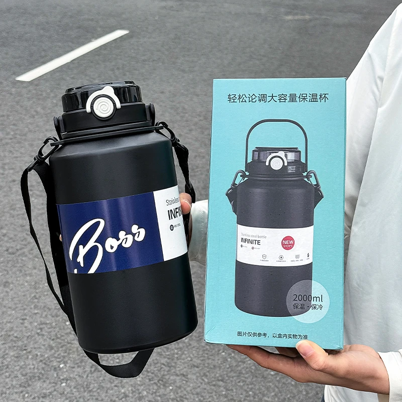 1 Stück 2000ml Eis- und Wärmeisolierter Trinkbecher, Tragbare Outdoor-Sportflasche, Einfacher und Modischer Becher – Detail 6