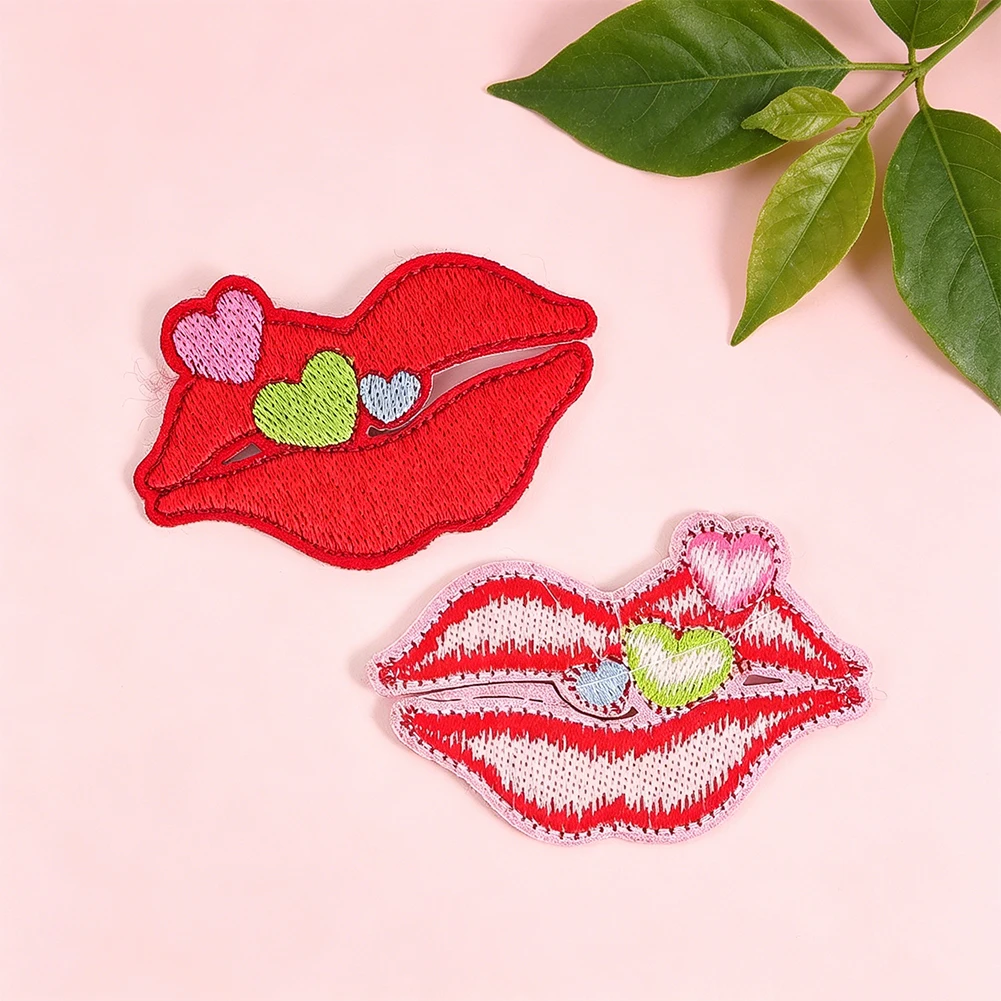 Niedliche rote Lippen-Herz-Aufnäher zum Aufbügeln, selbstklebende Applikation für Valentinstag, T-Shirt, Tasche, Hut, DIY-Kleidungsreparatur, Dekoration – Detail 2