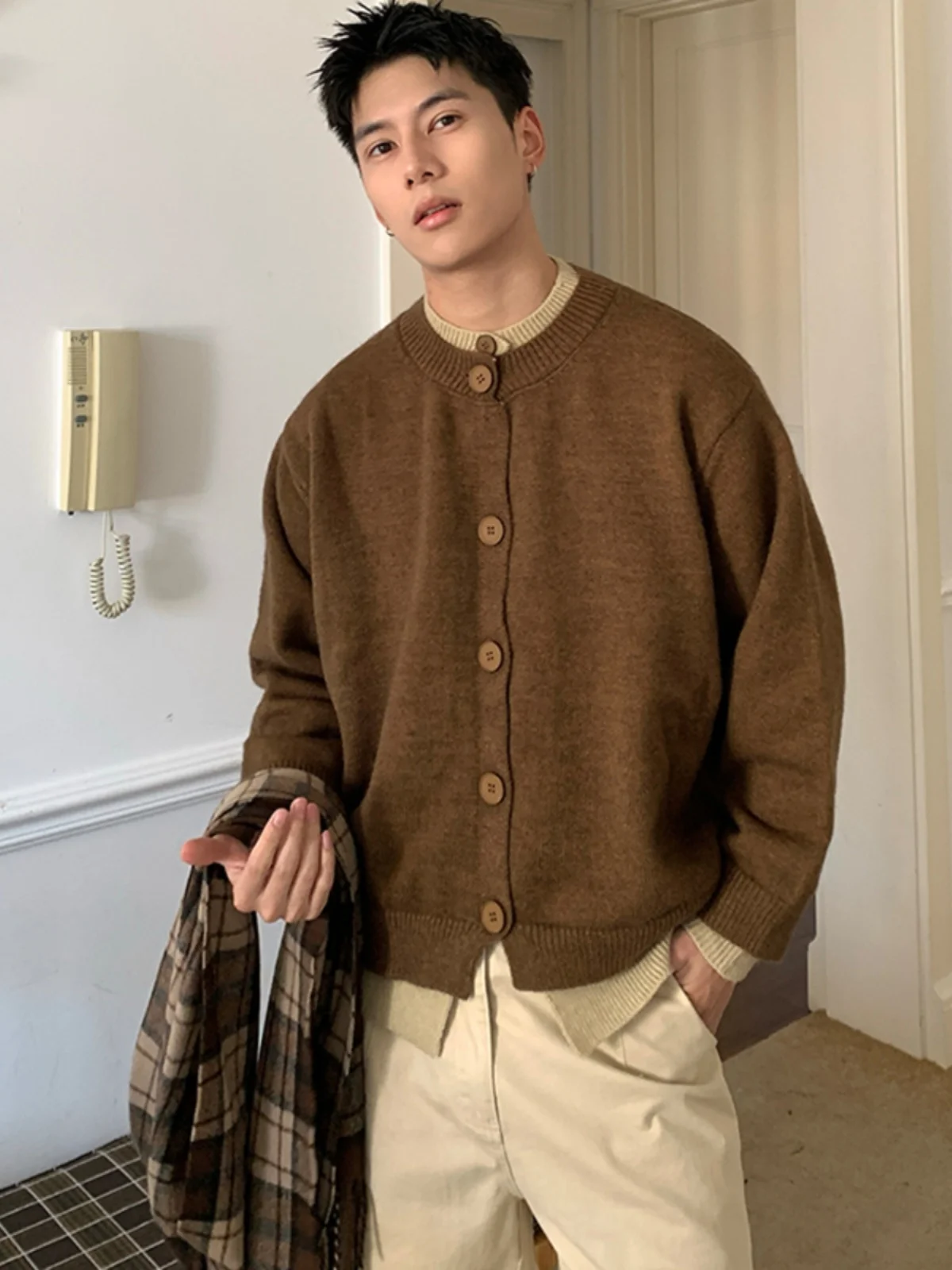 

Американский ретро-кардиган на осень-зиму, свободный повседневный мужской свитер, верхняя одежда в стиле колор-блок для молодежи, Vitali Sle Lo...