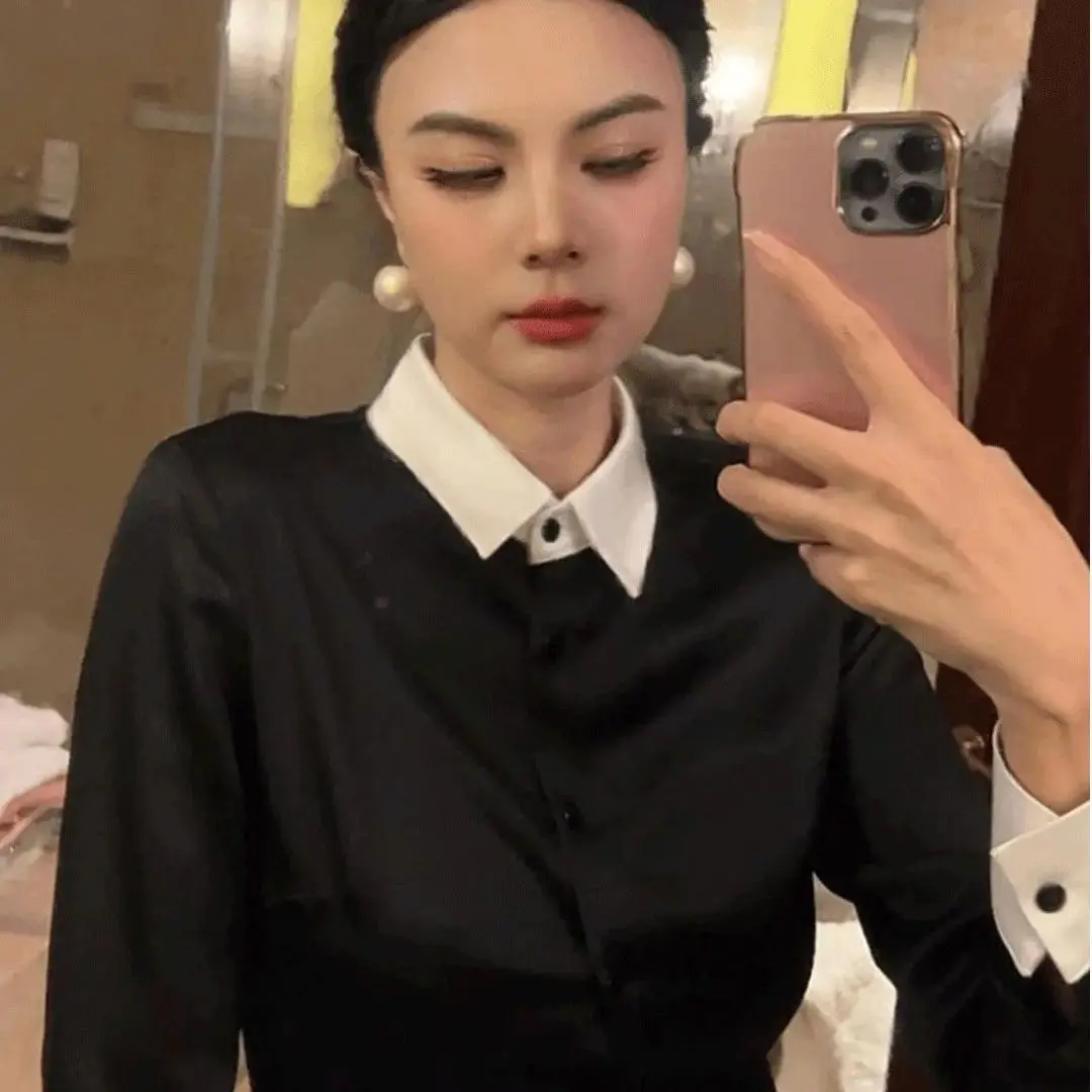 

Fall 2026 High-End European Faion Top Unique Lightweight Luxury Age-Defng Bla White Splicing irt Korean Sle Slim Fit