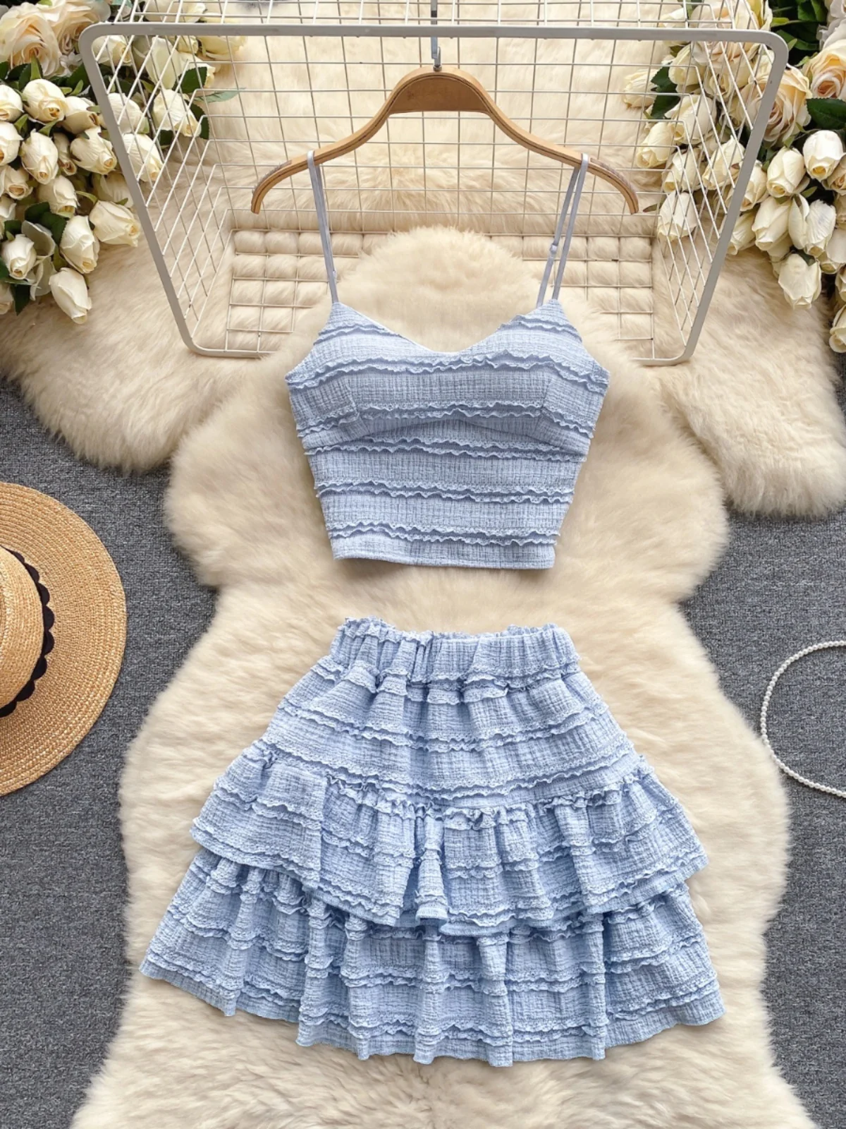 Conjunto de duas peças estilo coreano com alças de renda doce, saia curta sexy com bainha curta, anti-idade, para férias, par...