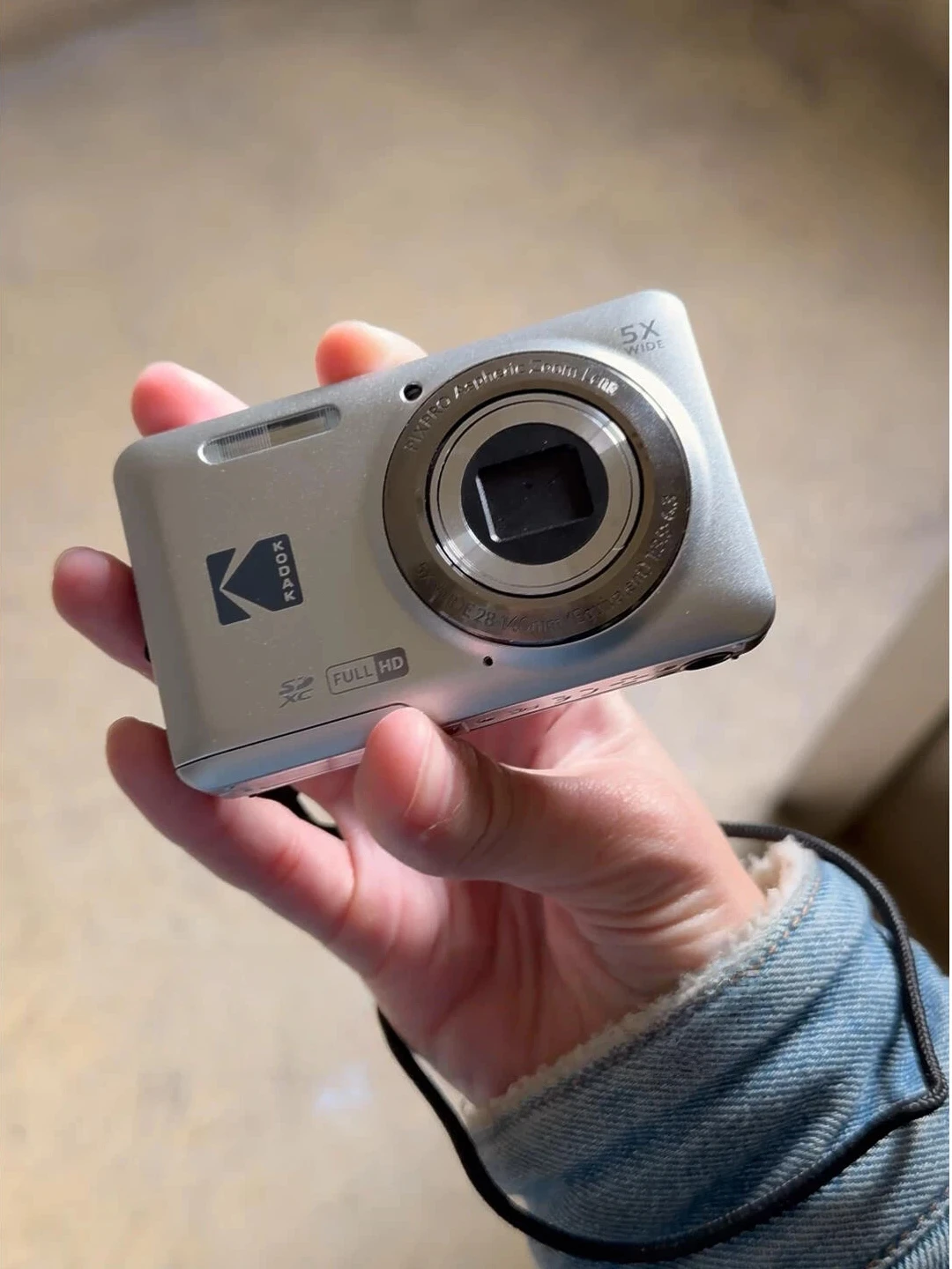 KODAK PIXPRO FZ55-RD 16MP デジタルカメラ 5X 光学ズーム 28mm 広角
