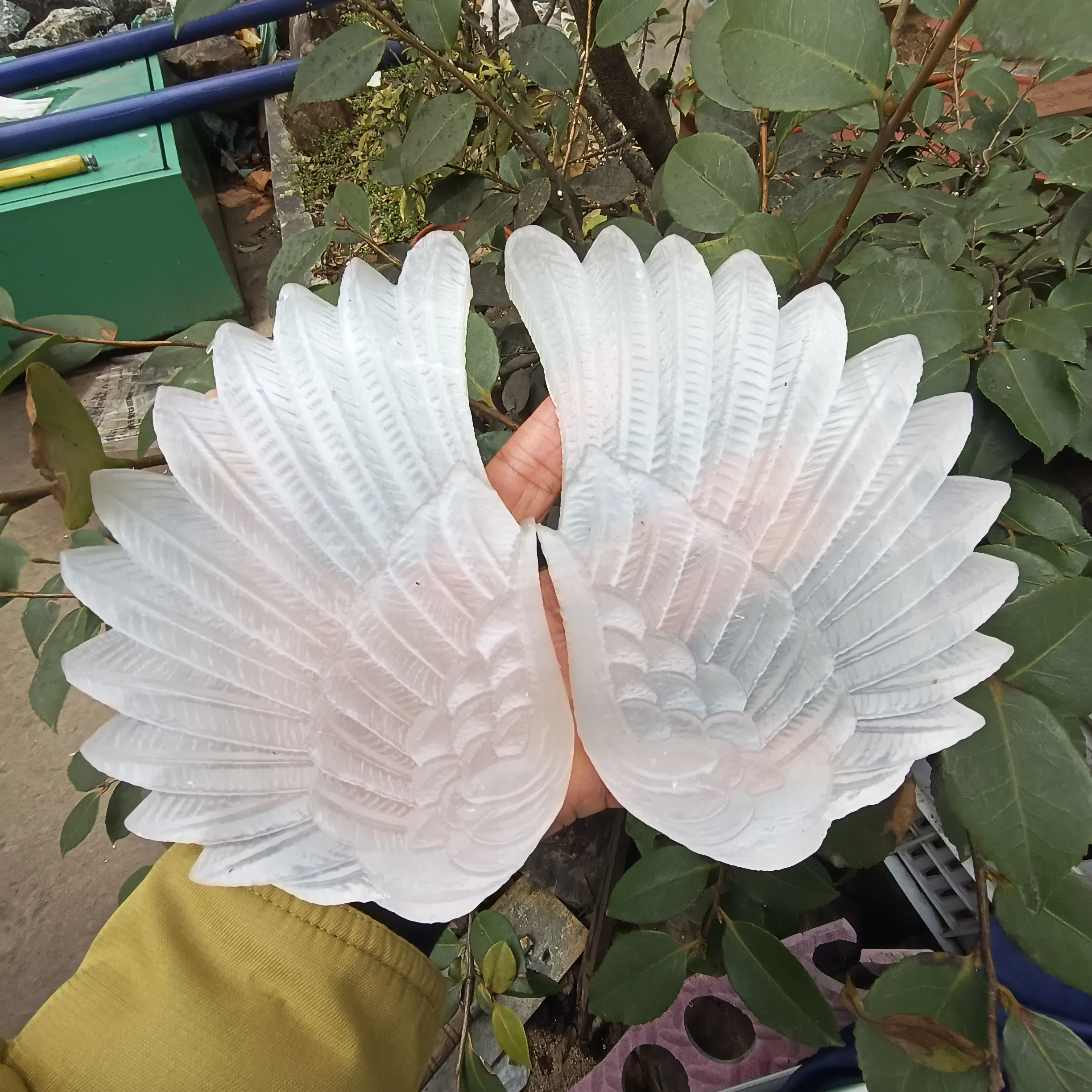 

Natural Transparent Plaster Wings,Quartz Crystal Plaster Carved Angel Wings,Mineral Reiki Healing Stone,Energy Degaussing Decor