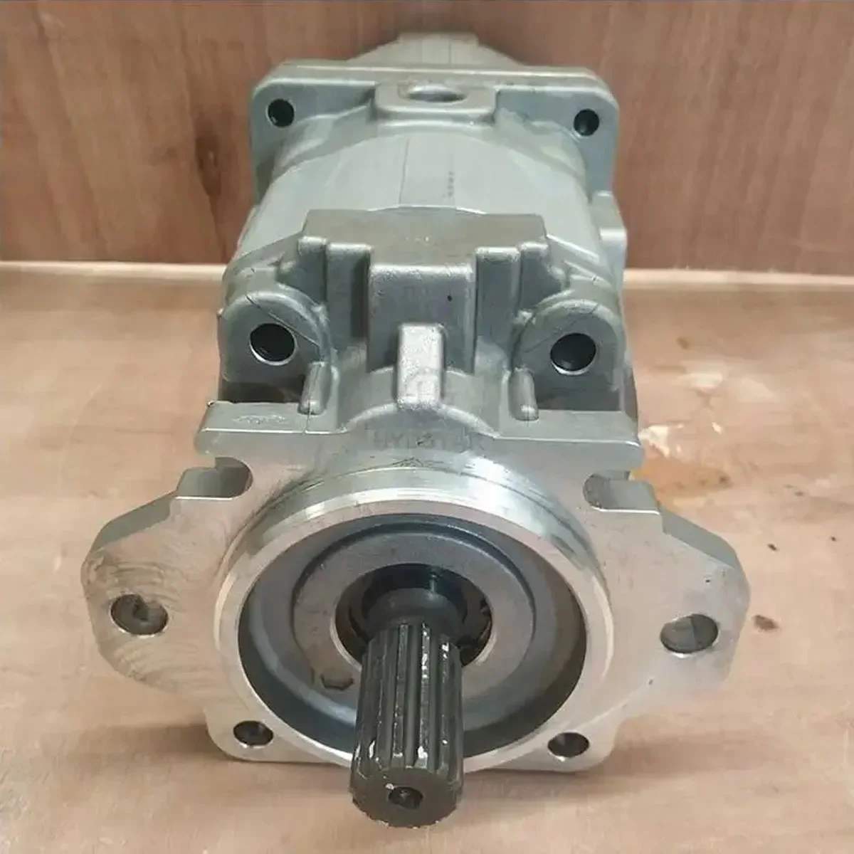 

Гидравлический насос 705-52-31080 для колесного погрузчика Komatsu WA600-3 WA600-3D