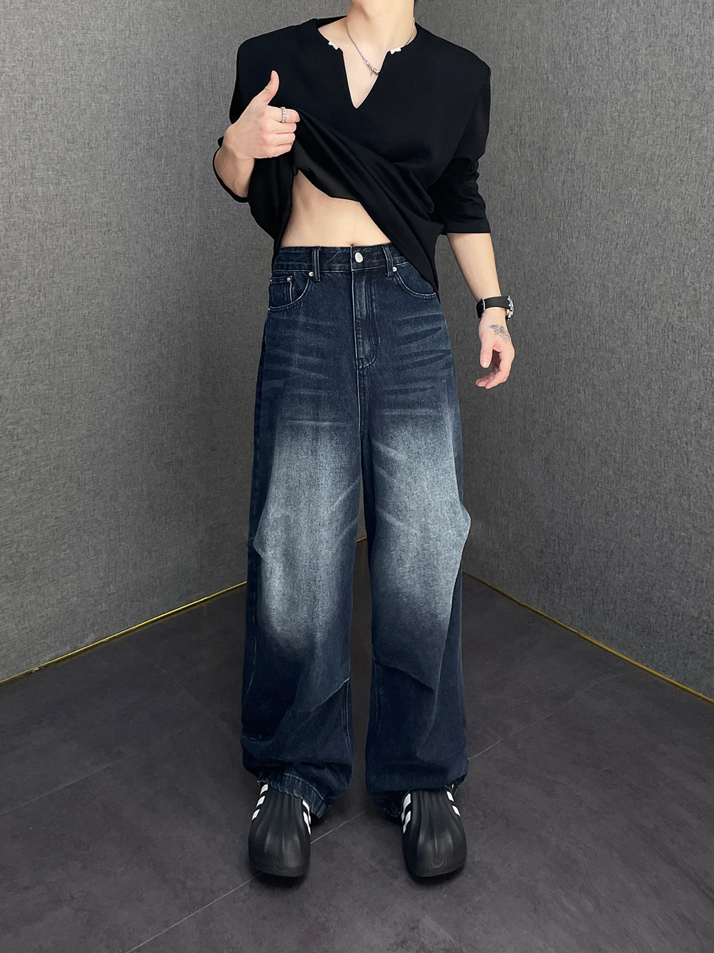 

Retro Faded Design Men's Wide Leg Jeans Casual Loose Straight Cut Denim Pants Vintage Feel Low Waist with Folded Hem