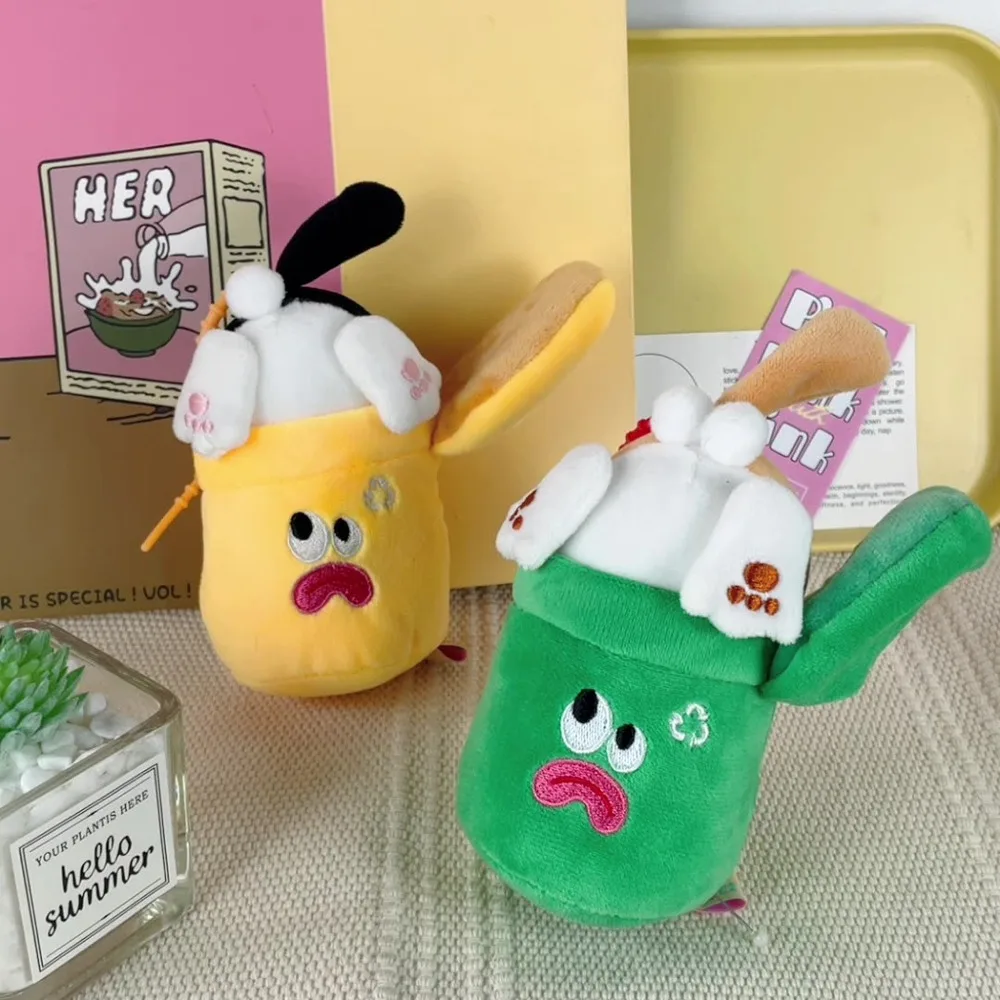 

В мусорном баке, плюшевая игрушка-кошка, брелок с длинным хвостом, плюшевая кукла-кошка, милое украшение, плюшевая подвеска с котом, плюшевый подарок