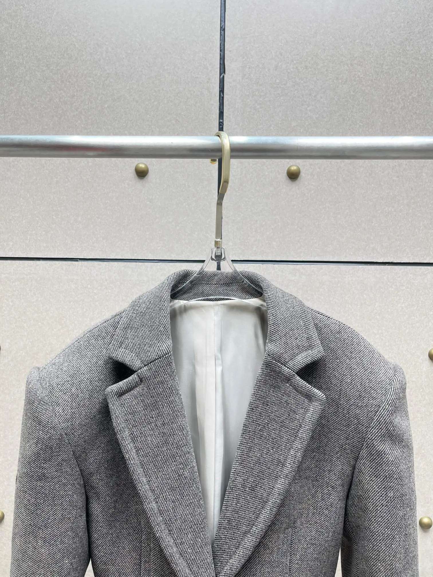 Veste sur mesure en mélange de laine avec détail de la taille, manteau de banlieue élégant pour femmes, nouvelle collection hiver 2025