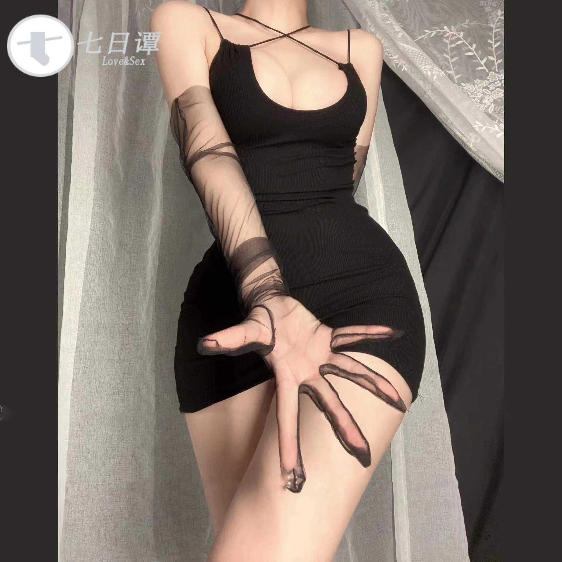 

Горячая и пряная мини-юбка-бретелька в стиле ночного клуба с завязками на спине, облегающая бедра