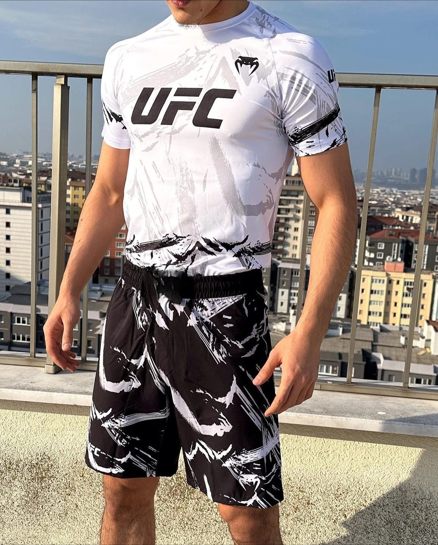 

25-26 летняя футболка и шорты UFC Top Warrior Battle Event, мужской дышащий быстросохнущий трикотаж для борьбы, бега, впитывающий пот костюм