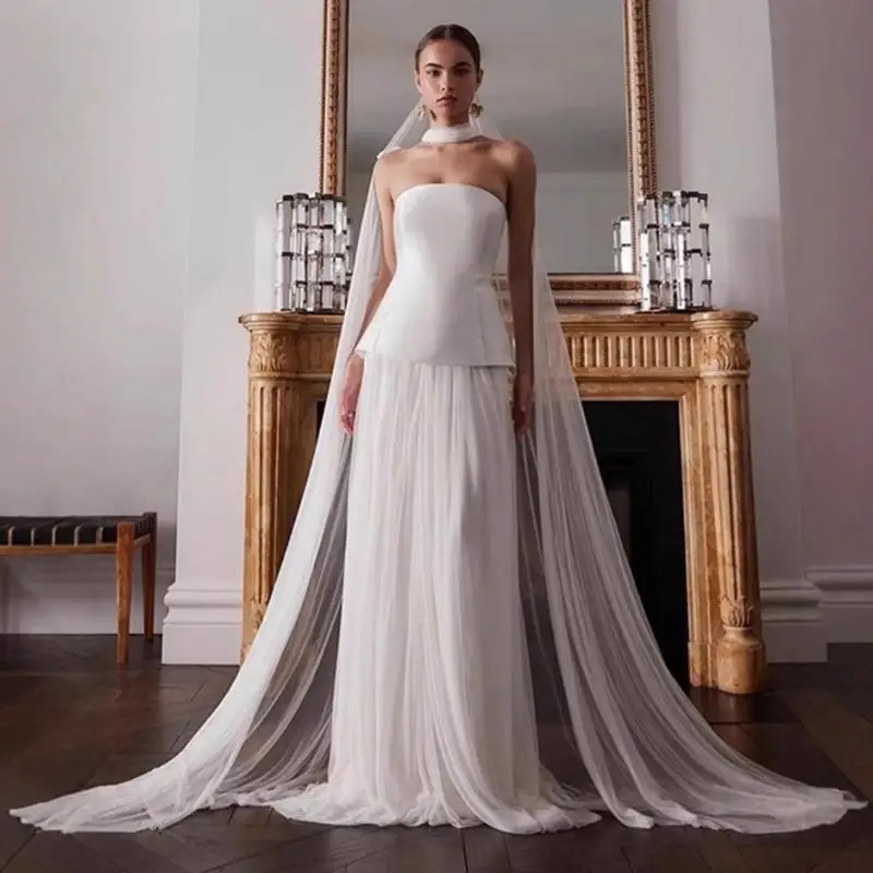 Branco sem alças cetim malha emenda luz vestido de casamento temperamento malha pendurado pescoço fita banquete vestido de dama de honra personalizado