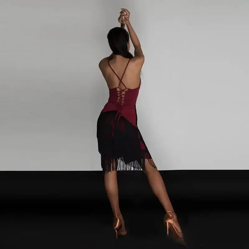 2023 erwachsene Frauen Latin Dance Tasse Rock Dame Tasse L4 Schicht Schwarz Rot V Fransen Kleid Ballsaal Bühne Leistung Dancewear