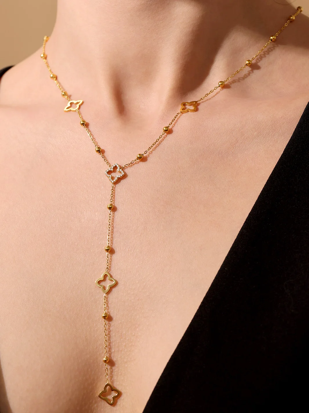 Nivora Wunderschöne Glück Klee Zirkon Lange Kette Edelstahl Halsketten Für Frauen Metall Weiblichen Kragen Hochzeit Bankett Schmuck