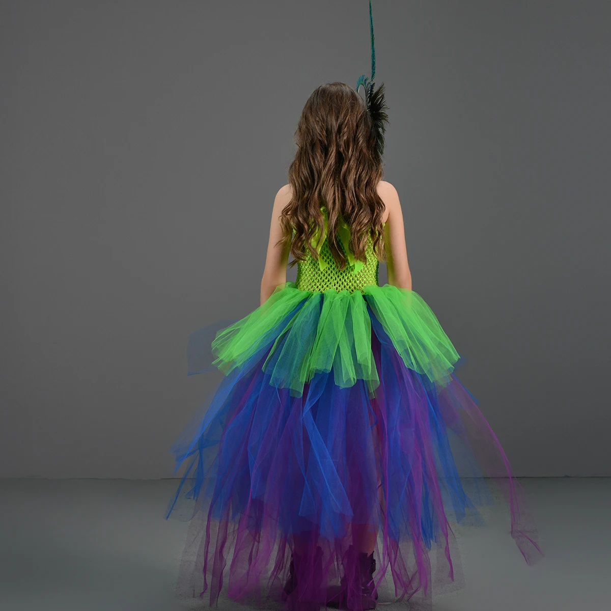 Abito tutù alto basso pavone per ragazze Festa di compleanno Purim Costume da spettacolo Bambini Abito da ballo pavone Piume Abiti da ragazza in tulle