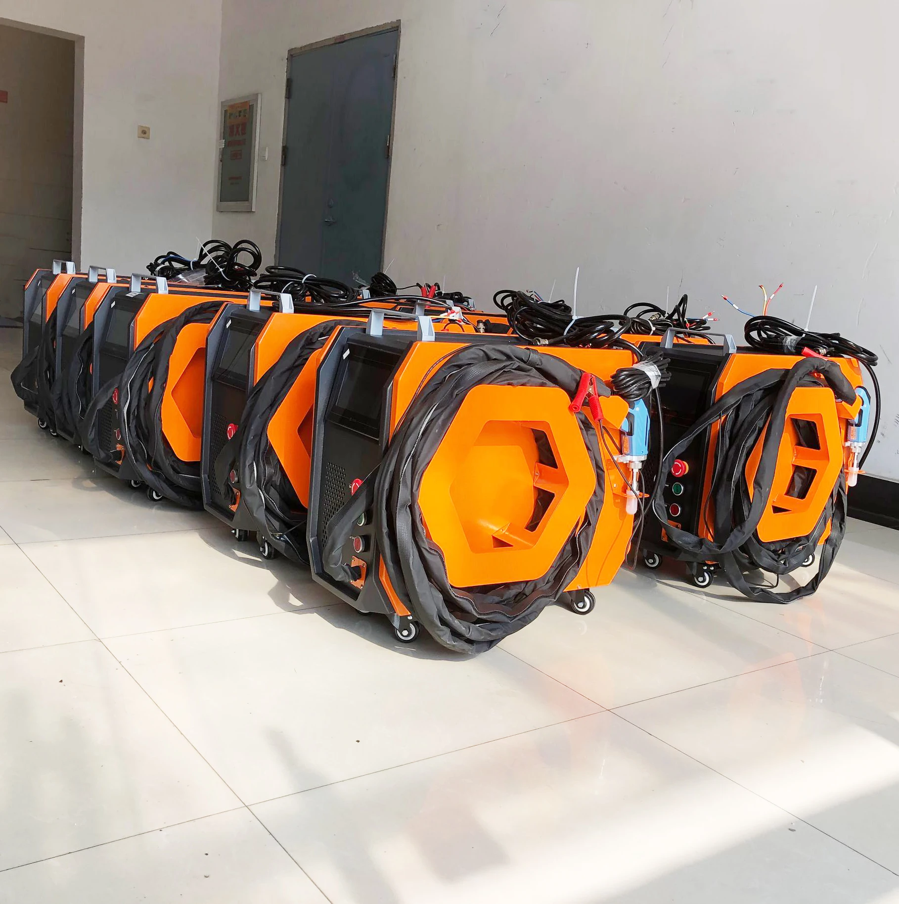 New Design 800W 1200W 1500W 2000W Portable Air cooed L aser Welder Max La ser Source Air Cooling La ser Welding Machine