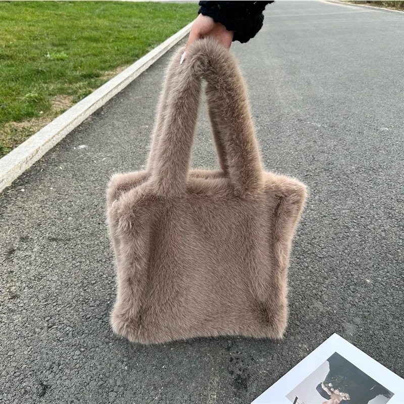 

Faux Fur Big Tote Bag For Women's Bags Large Capacity Luxury Brand Bag Plush Handbags Autumn Winter Plush Shoulder Crossbody Bag