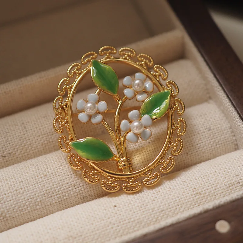 

French-Style Pearl Flower Brooch - Enamel Craft, Niche Gold-Plated Lace