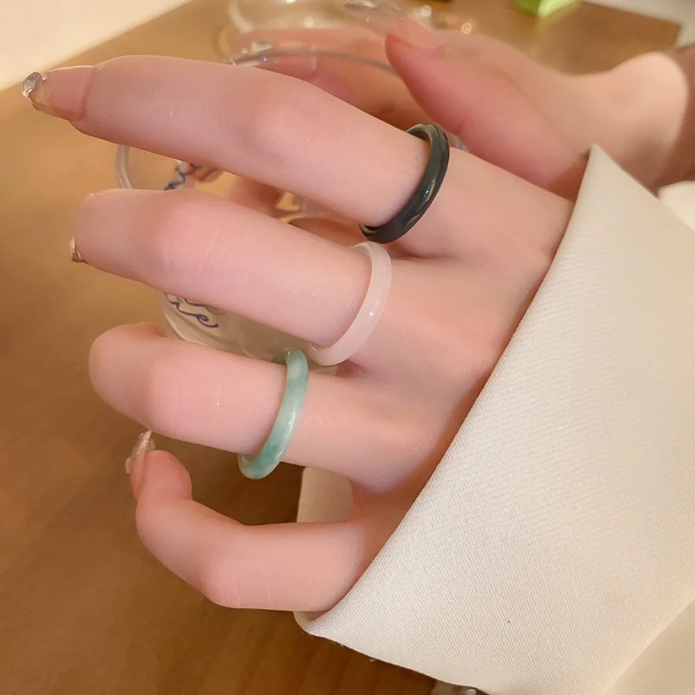 

Simple Plastic Resin Ring Round Transparent Acetic Acid Finger Ring Glass/Lucite Geometric Imitation Jade Rings Lady