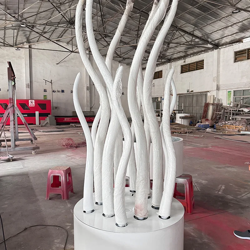 جهاز المناظر الطبيعية المصنوع من الألياف الزجاجية المزخرف لقنديل البحر الخيال العلمي يدور 360 درجة