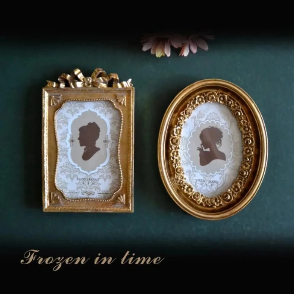 

Gold European court resin photo frame, American retro distressed foreign trade table, glass hanging photo wall