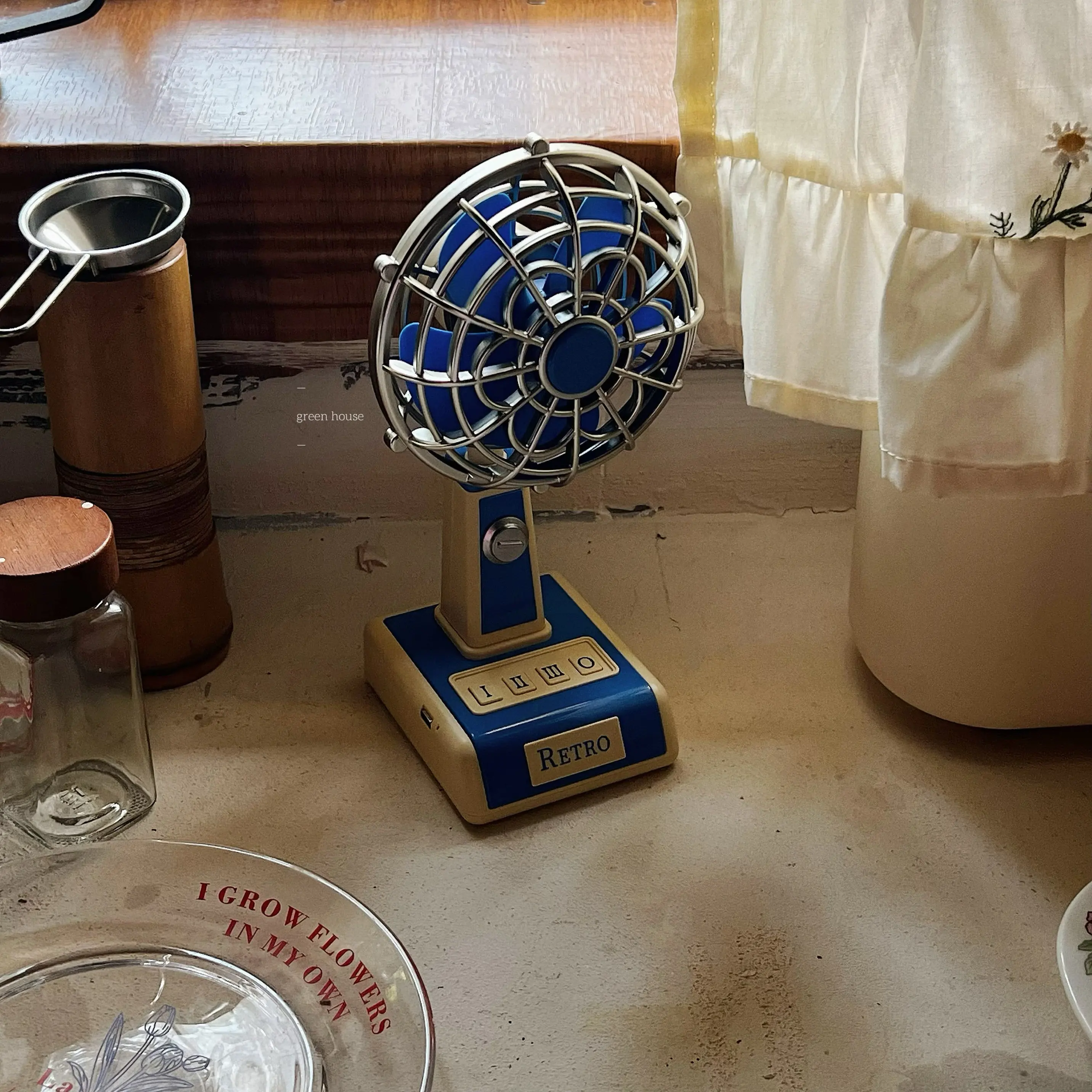 Retro Metal Alloy USB Desk Fan, Mini Rechargeable Table Fan 3 Speeds, Portable Quiet Angle Adjustable Fan for Office Home