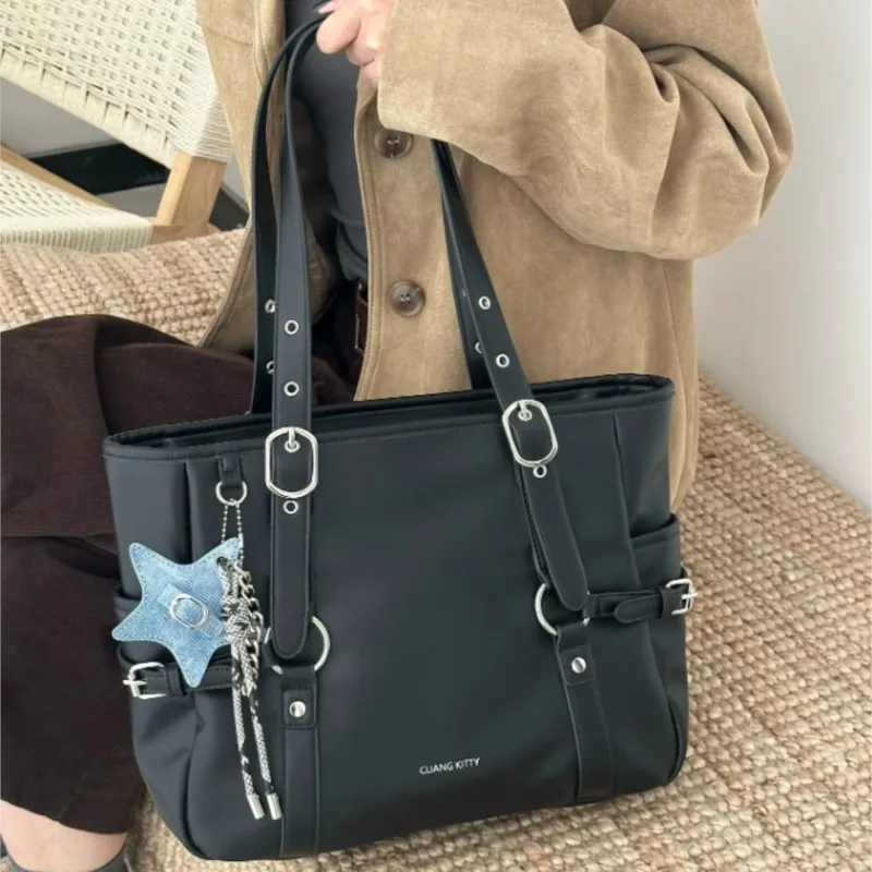 Retro Hot Girl Handbag Women PU Leather Large Capacity Black Tote Bag Ladies Fashion Sweet Star Versatile Shoulder Bag 2026 New view 2