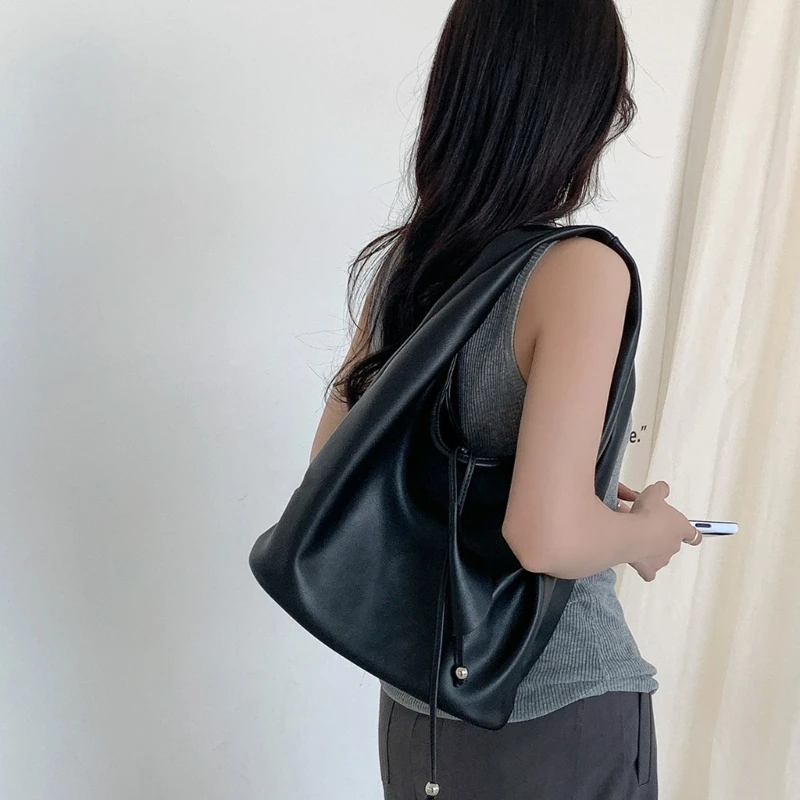 

Q5WE Lightweight Armpit Bag Handheld Bag Casual Shoulder Bags PU Leather Underarm Purse With Large Capacity For Stylish Women