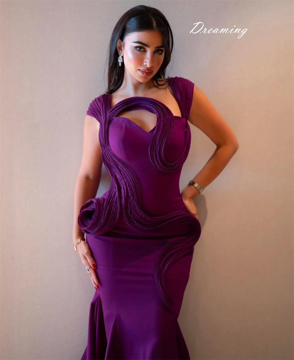 Sukienka wieczorowa na zamówienie, fioletowa, elegancka, bez ramiączek, na cienkich ramiączkach, bez rękawów, wysokiej jakości, w stylu gwiazd.