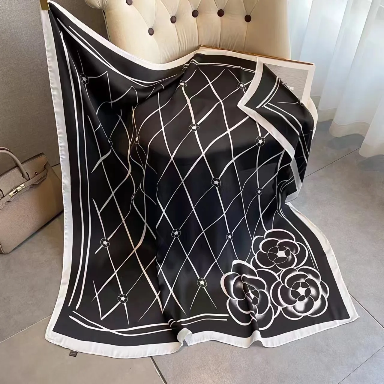 Luxus Pferd Druck Quadrat Schal Vintage Imitation Seide Schal Schal Frauen Winddicht Outdoor Kopf Wrap 110*110 cm