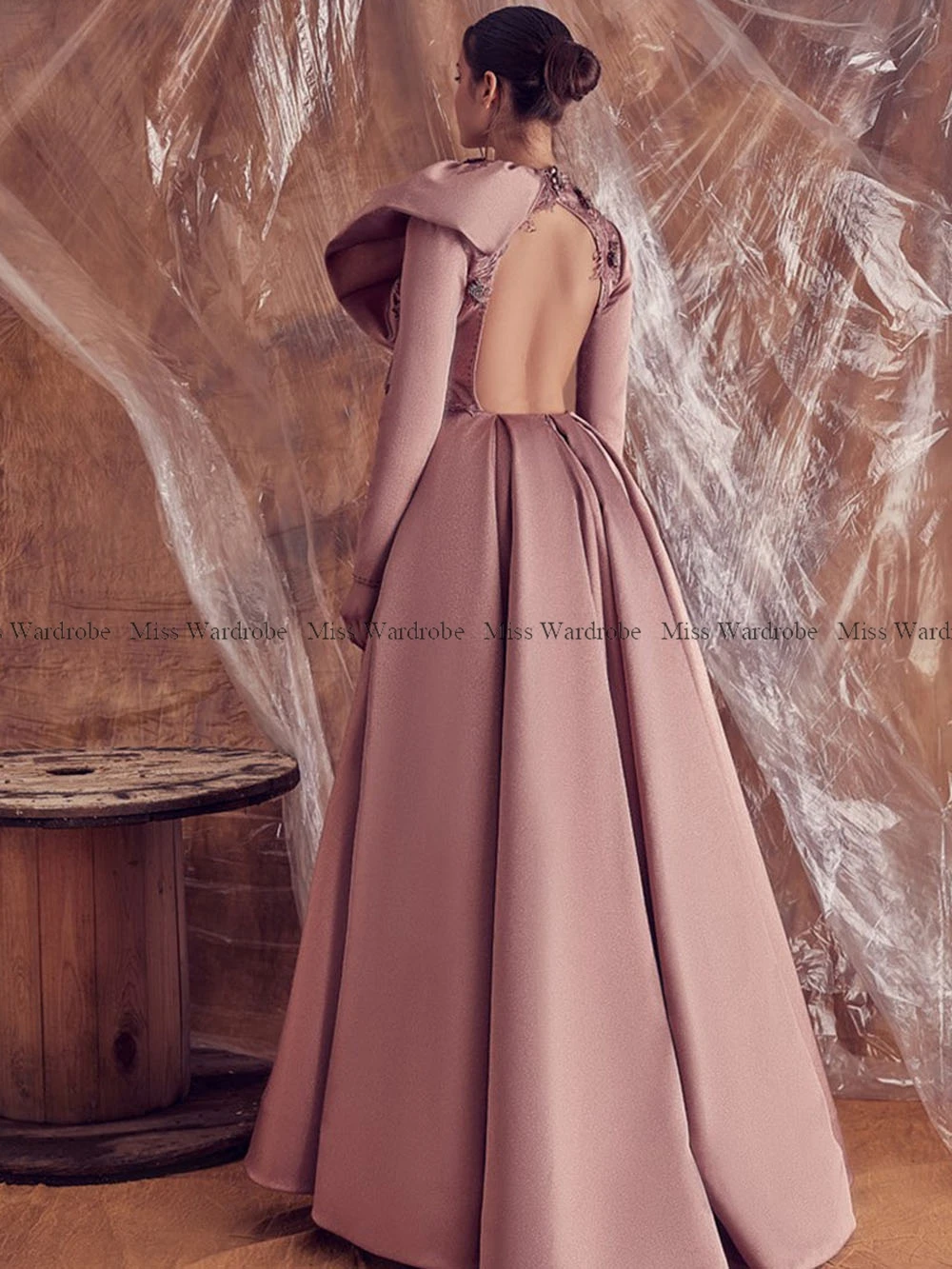 Pink Prom Dresses Long Sleeves Appliques Backless Party Gown With Front Slit Evening   Special Occasion Wear