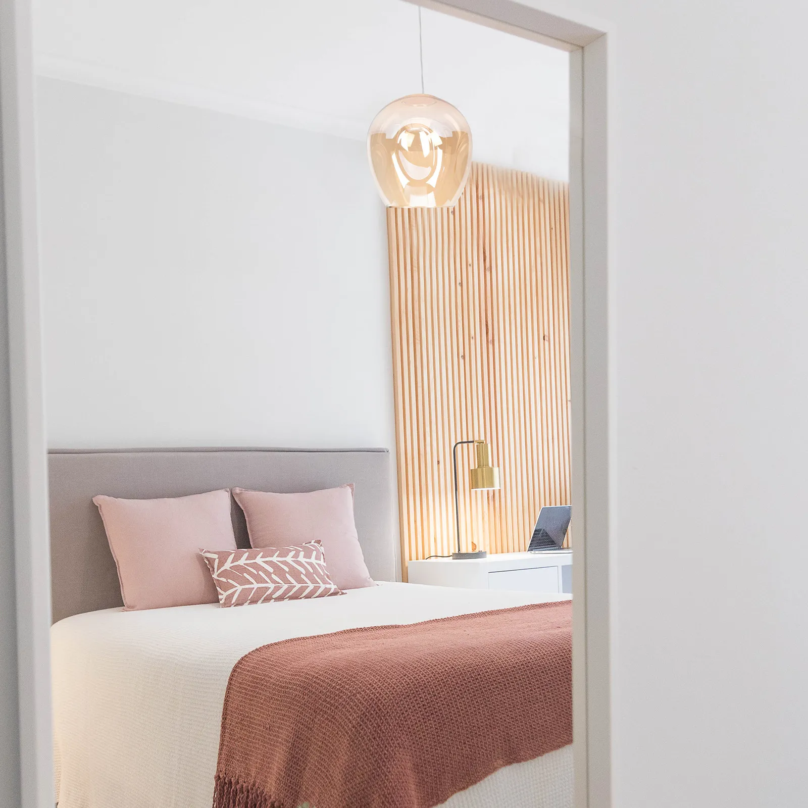 

Стеклянные подвесные плафоны для небольших светильников, большие абажуры для потолочных и напольных ламп