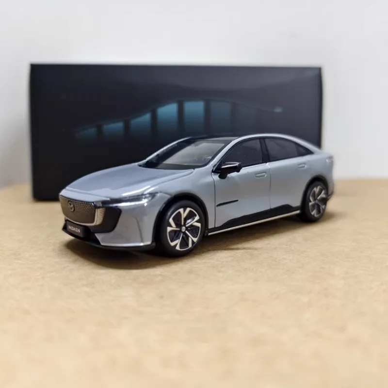 

Масштабная модель автомобиля 1:43 из сплава, 2025 EZ-6, коллекционная, для декора, подарок для мальчика, статическая демонстрация