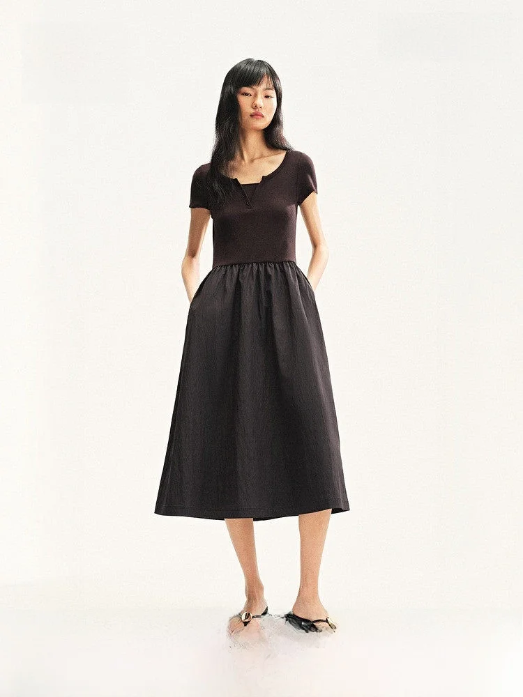 

Женское повседневное модное платье H&M для весеннего отдыха с текстурой, рукавами-колокол, приталенным силуэтом, А-образной юбкой и круглым вырезом