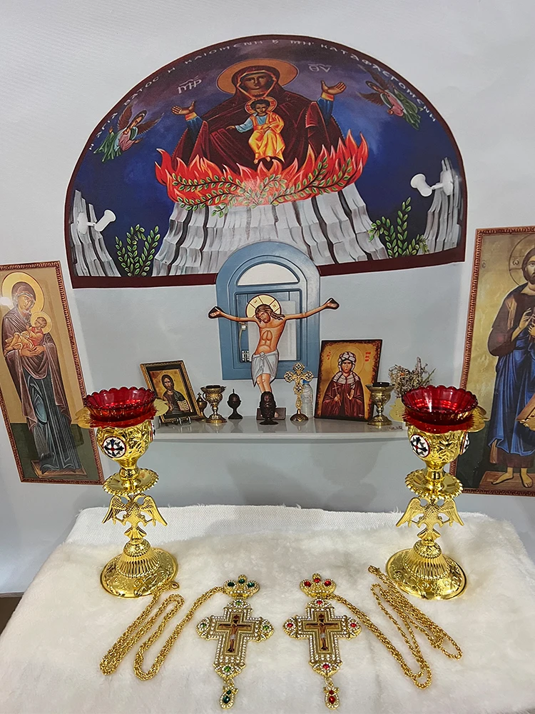HTISOK Orthodoxe Kreuz-Halskette, Jesus-Kruzifix-Anhänger, Goldkette, religiöser Schmuck, mit orthodoxem Kreuz. – Detail 1