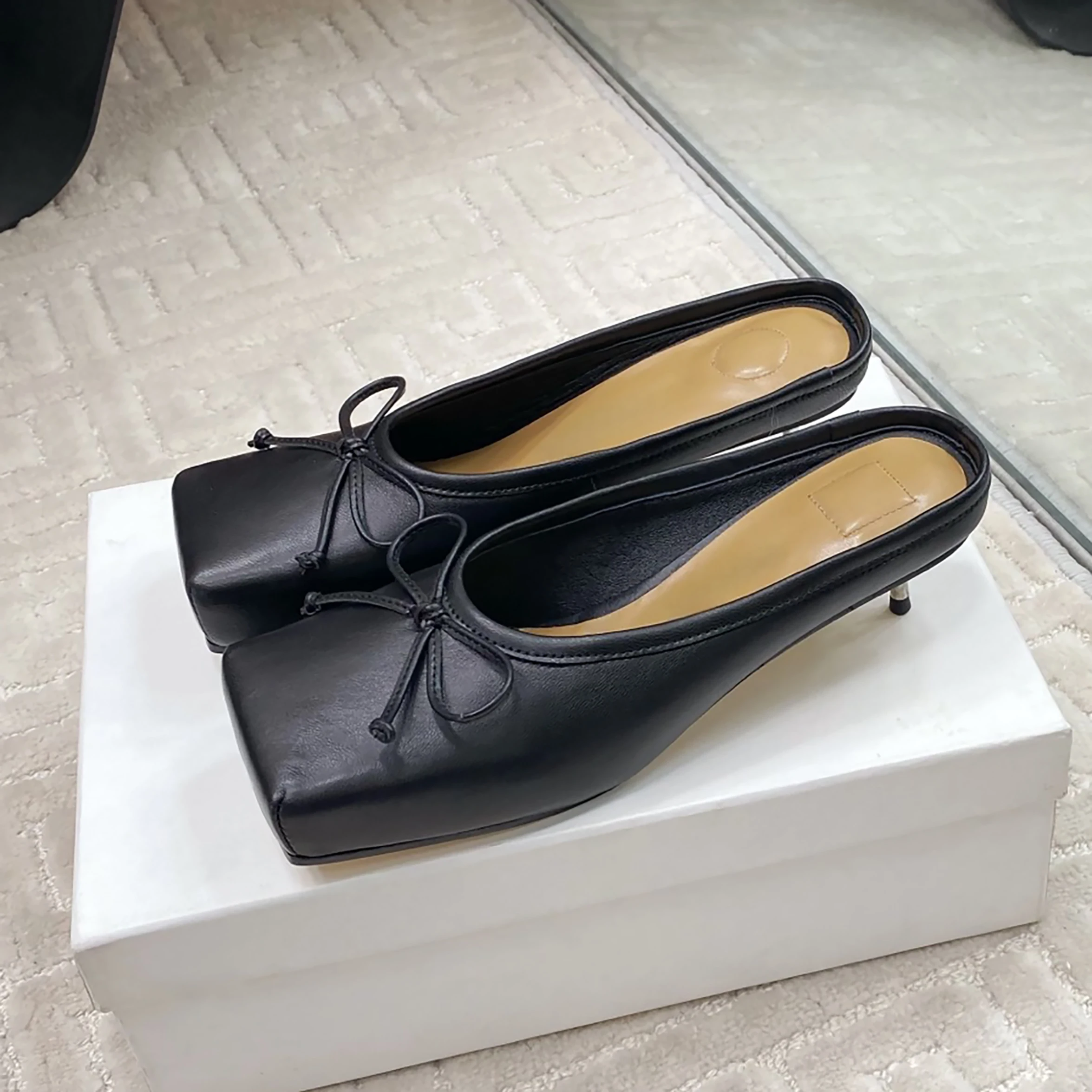 

2026 French Spring New Leather Square Head Mueller Slippers, Low Heel Sandals, Butterfly Knot Sheepskin Single Shoes, Black