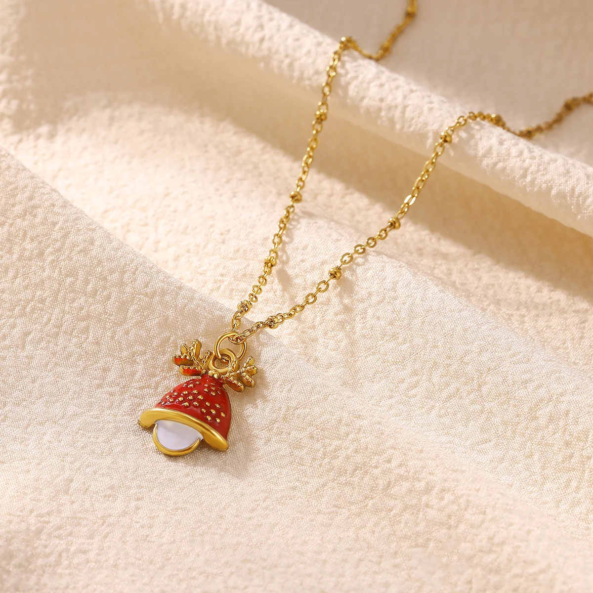 Bunte Emaille-Weihnachtsbaum-Santa-Anhänger-Halskette für Damen, goldfarbene Edelstahlkette, Winter-Feiertags-Party-Schmuck – Detail 4