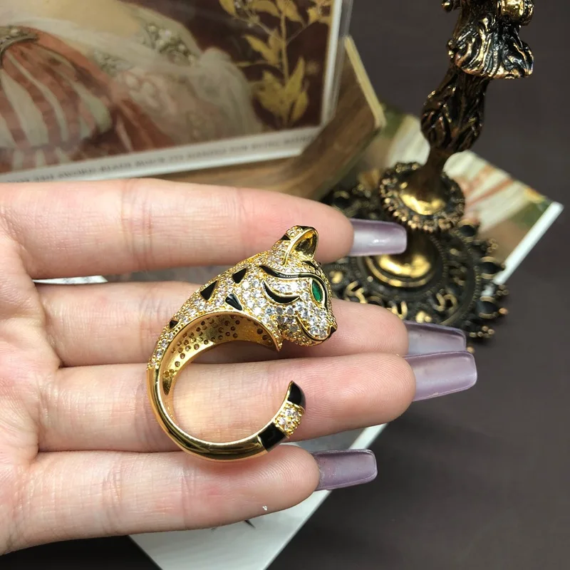 

Copper Material, Real Gold Plated Zircon Inlaid Ring, Black Enamel Glaze, Three-dimensional Leopard Design, Fashionable and Exqu